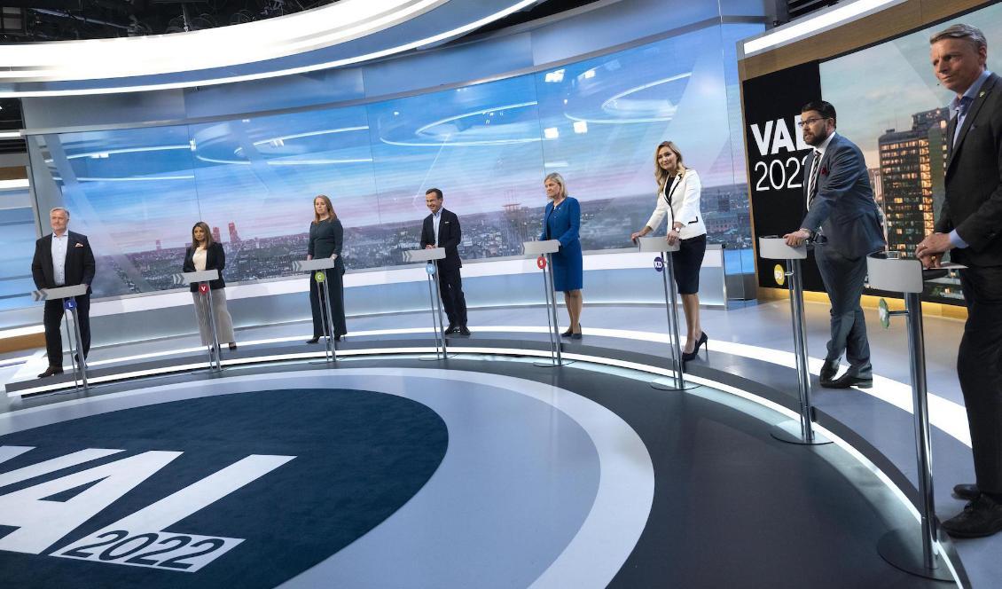 




Regionernas styrning av hälso- och sjukvården har fått allt skarpare kritik. Vi frågar partierna om vi behöver ett reformerat vårdsystem. Foto: Fredrik Persson/TT

                                                                                                                                                                                                                            