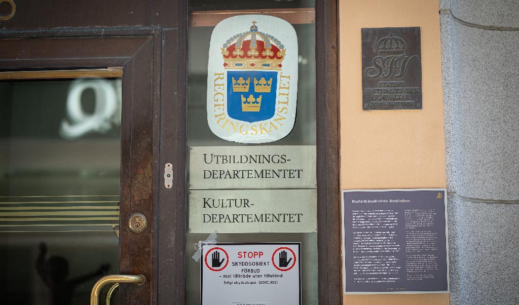

Kulturinstitutioner och akademier arbetar för att kulturdepartementet och utbild-ningsdepar-tementet ska börja samarbeta och bli medvetna om de överlappande ämnesområdena kultur och utbildning. Foto: Sofia Drevemo                                                                                        
