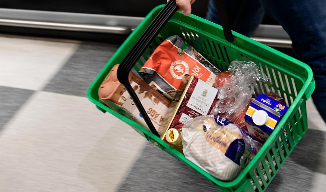 Matpriserna har gått upp på grund av inflationen. Arkivbild. Foto: Chris Anderson/TT