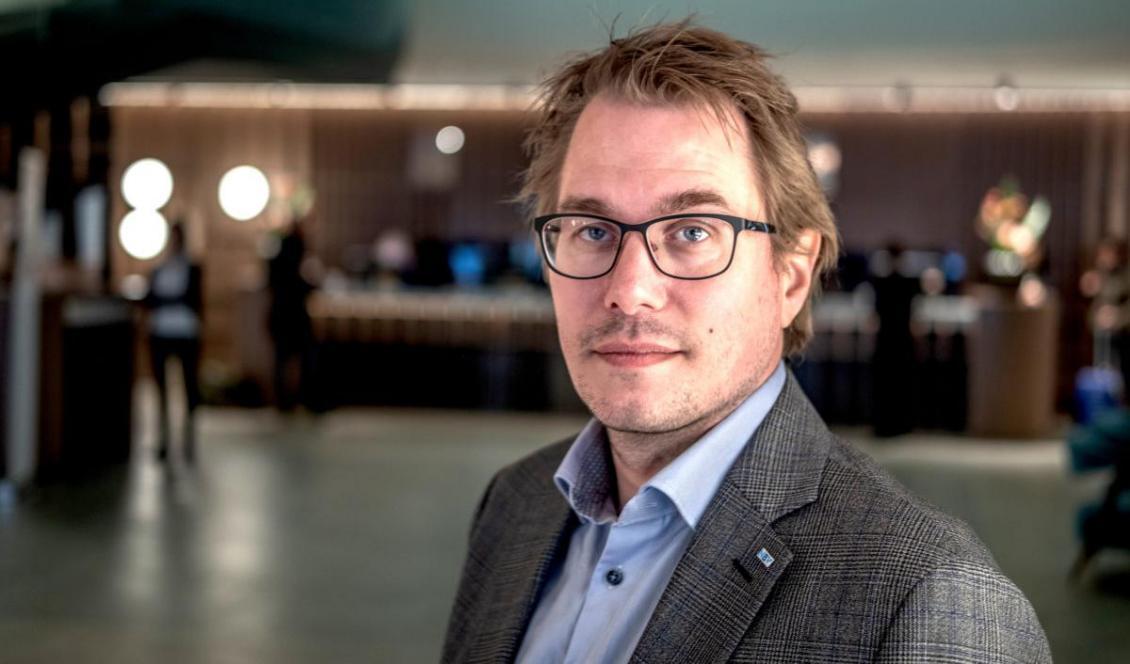 Peter Moilanen, chef för Narkotikapolitiskt Center, säger att samtidigt som kriminaliseringen dämpar narkotikaanvändningen, behöver dess negativa effekter också bemötas. Foto: Pierre Andersson