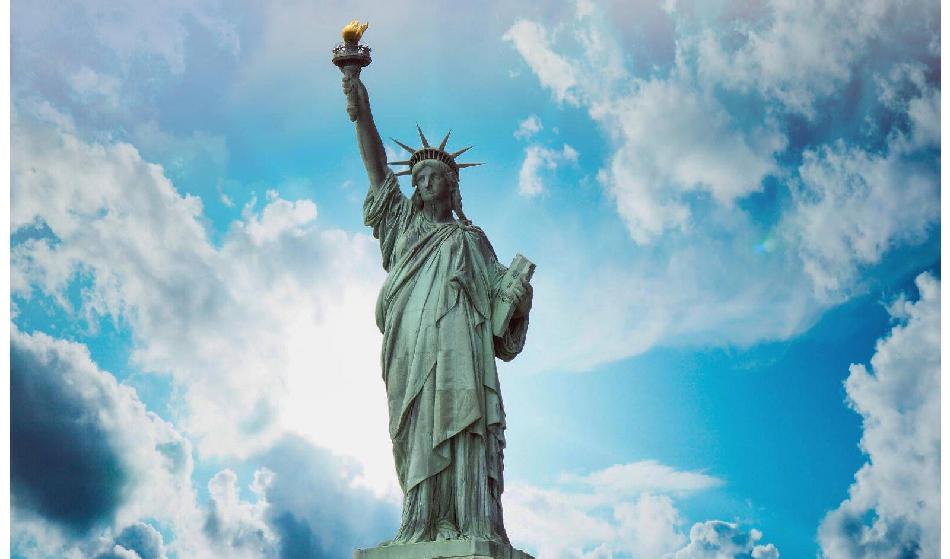”Frihet upplyser världen” är en 93 meter hög hög bronsstaty som gavs som gåva från Frankrikes folk till USA, för att fira 100-årsjubiléet av ländernas allians under det Nordamerikanska frihetskriget. Foto: Shutterstsock