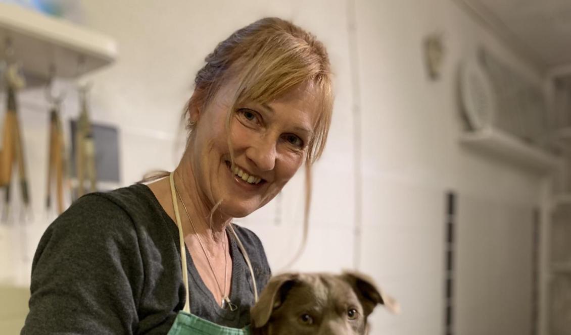 
Åsa Fällgren började arbeta med keramik redan som 17-åring och har nu tagit mästarbrev i krukmakeri. Förutom Förutom att arbeta med keramik gillar Fällgren att teckna och ta promenader i naturen. Foto: Åsa Fällgren                                            
