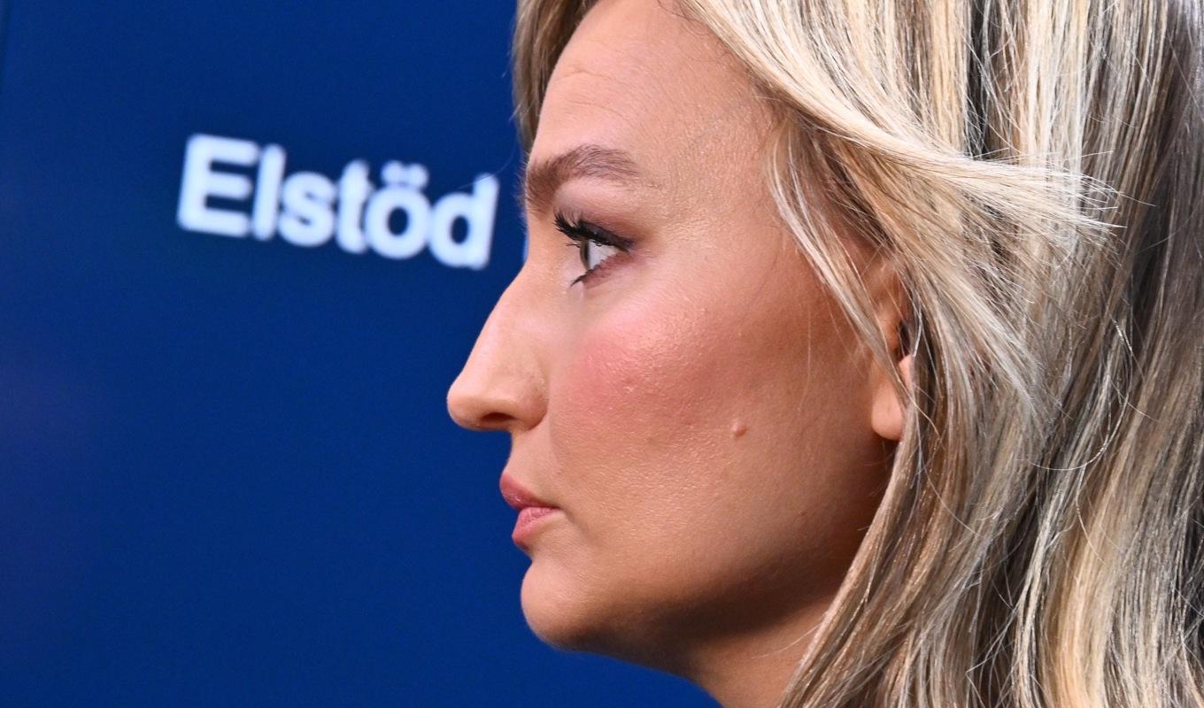 I väntan på elstöd får hushåll och företag hoppas på en mild vinter. På bilden energi- och näringsminister Ebba Busch (KD). Arkivbild. Foto: Claudio Bresciani/TT