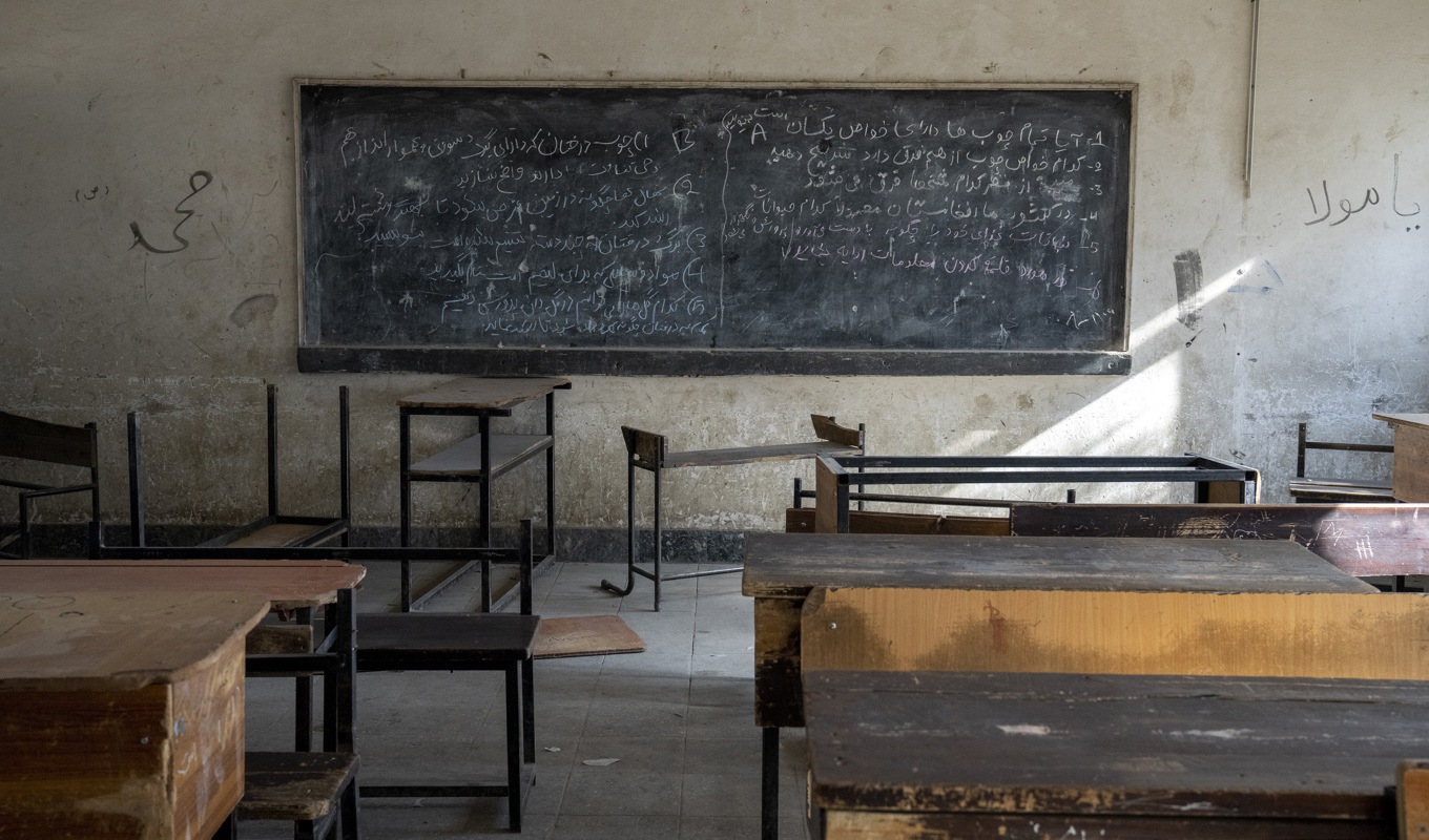 
Kvinnor i Afghanistan är sedan i tisdags utestängda från landets universitet. Arkivbild från ett klassrum i Kabul som tidigare användes för undervisning för flickor. Foto: Ebrahim Noroozi/AP/TT                                            
