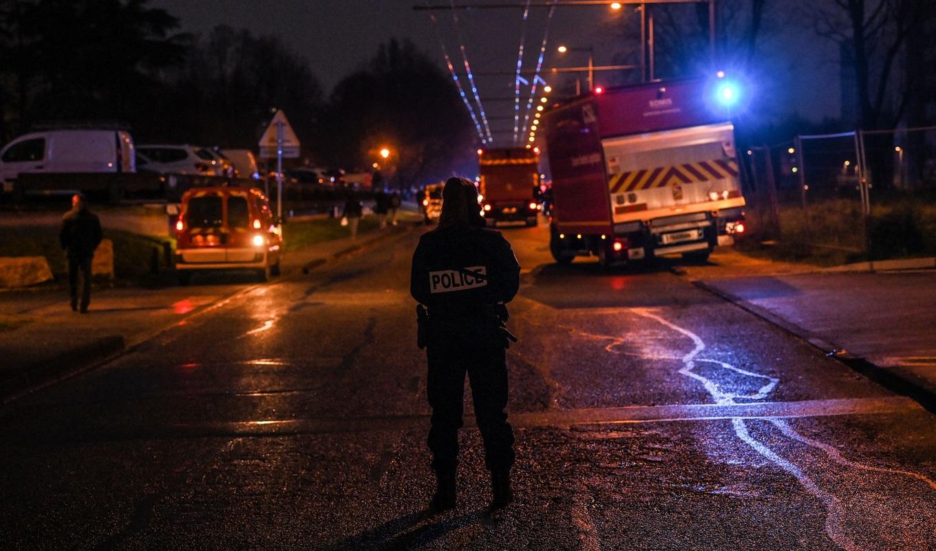Flera personer har omkommit i en brand i ett högt bostadshus i Lyon. Foto:  Olivier Chassignole/AFP via Getty Images)