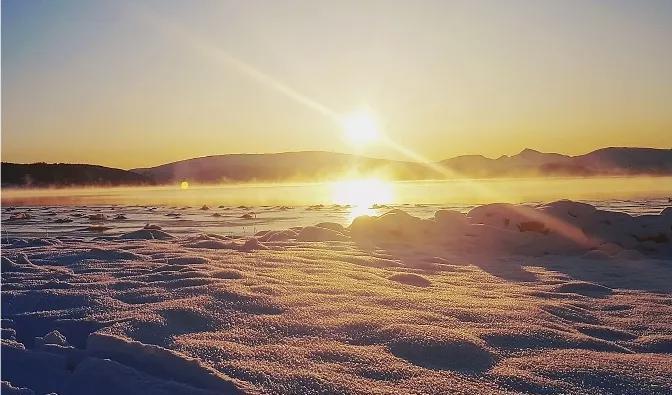 




Genom egna reflektioner eller i samtal med andra kan perspektivet på livet förhoppningsvis vidgas. Foto: Shutterstock                                                                                                                                                                                                                            