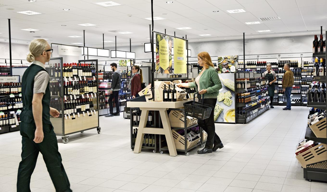 En höjning av alkoholskatten skedde den 1 januari 2023. Ytterligare en höjning planeras efter ett år. Höjningen påverkar både försäljningen i butik och i verksamheter. Foto: Pressbild/Systembolaget