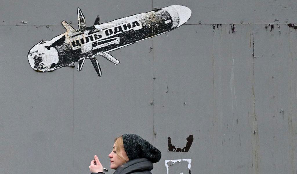 På torsdagsmorgonen ekade återigen sirenerna i Kiev och runt om i Ukraina. Foto: SERGEI SUPINSKY/AFP via Getty Images