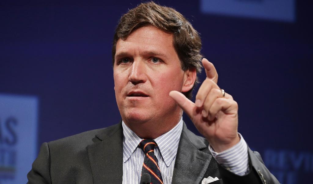 Nyhetskommentatorn Tucker Carlson är en av dem som republikaner menar att Bidenadministrationen har censurerat genom att pressa teknikjättar som Facebook. Foto: Chip Somodevilla/Getty Images