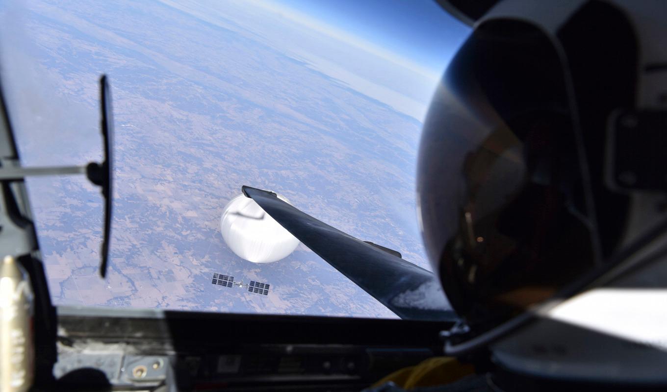 USA har offentliggjort en bild på den kinesiska ballongen. Foto: USA:s försvarsdepartement/AP/TT