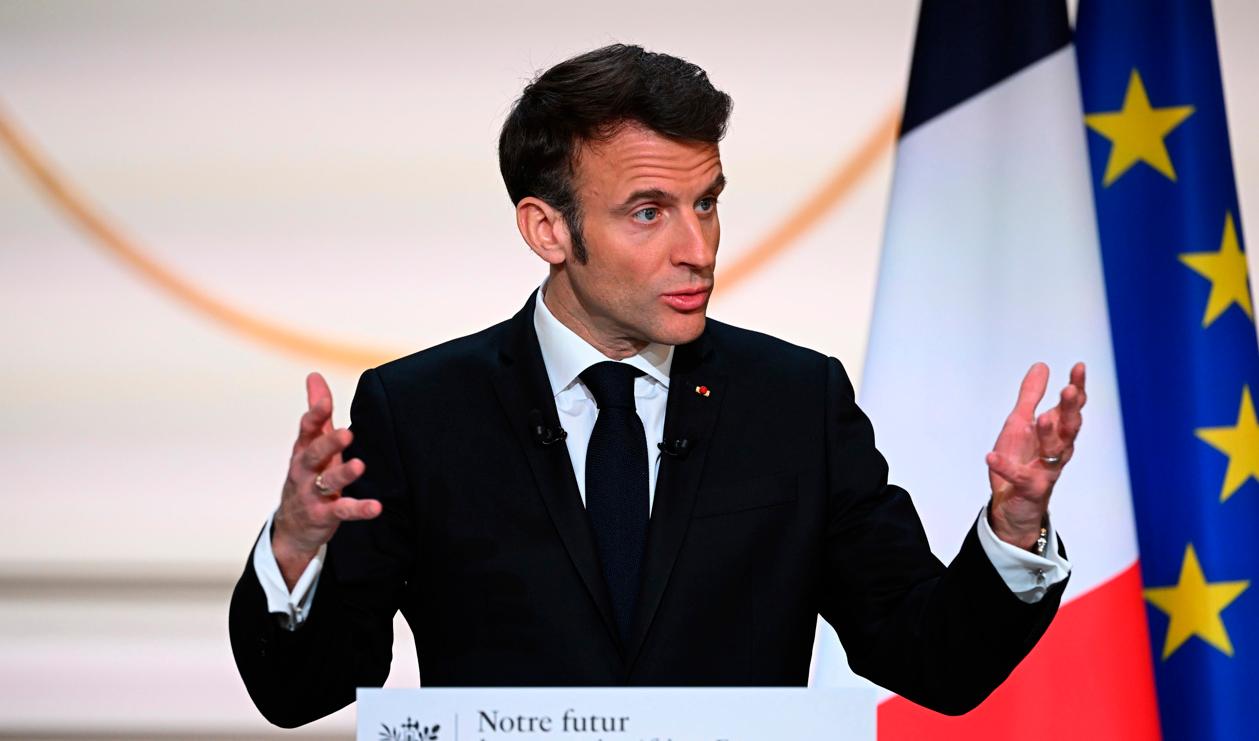 Frankrikes president Emmanuel Macron höll ett tal på måndagen inför sin rundresa i fyra afrikanska länder som inleds på onsdag. Foto: Stefano Rellandini/AP/TT