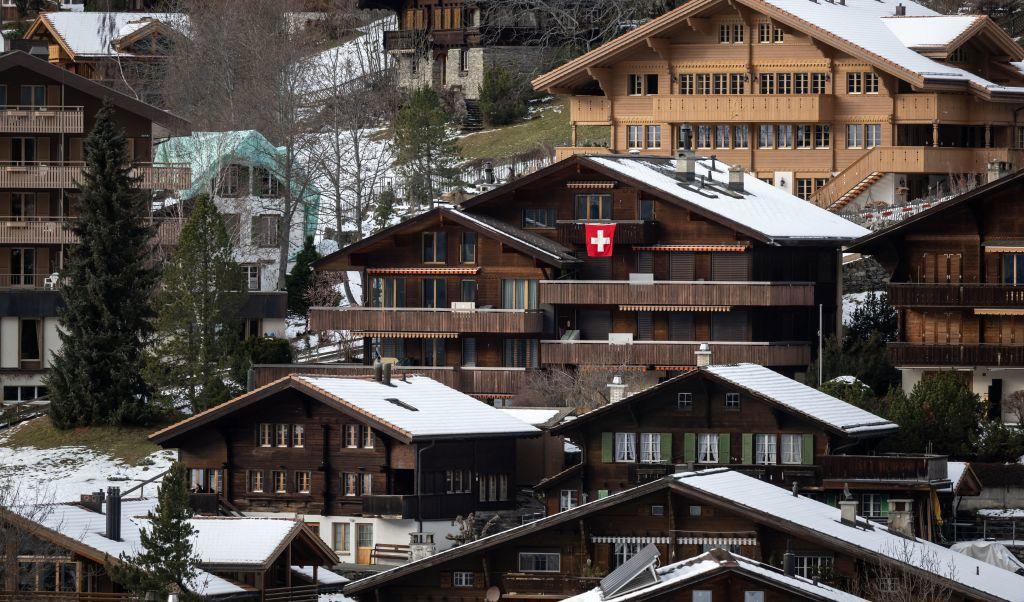 Ett ökat folkligt, politisk och handelstryck om att exportera vapen till Ukraina gör att Schweiz överväger att bryta sin 200 år långa policy om neutralitet. Foto: FABRICE COFFRINI/AFP via Getty Images
