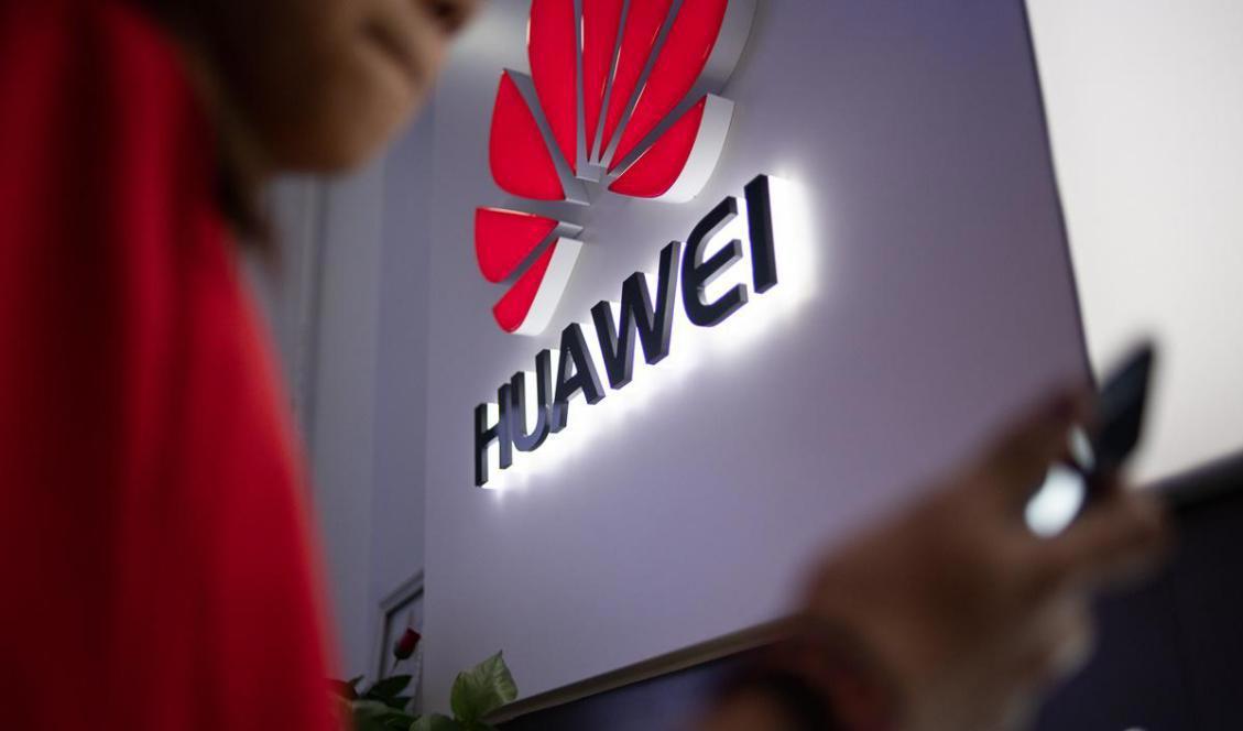 Huaweis logo syns på en affär i Peking, den 27 maj 2019. Foto: Fred Dufour/AFP via Getty Images