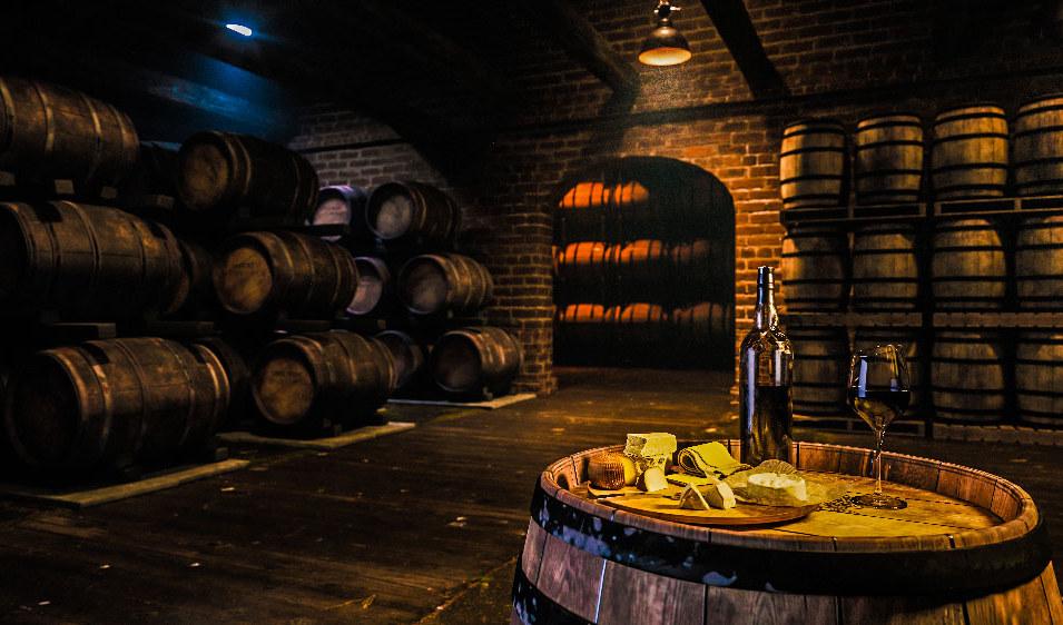 En traditionell rioja är lagrad på amerikanska ekfat. Därför hittar du ofta toner av vanilj eller dillchips i en reserva eller gran reserva. Foto: Shutterstock