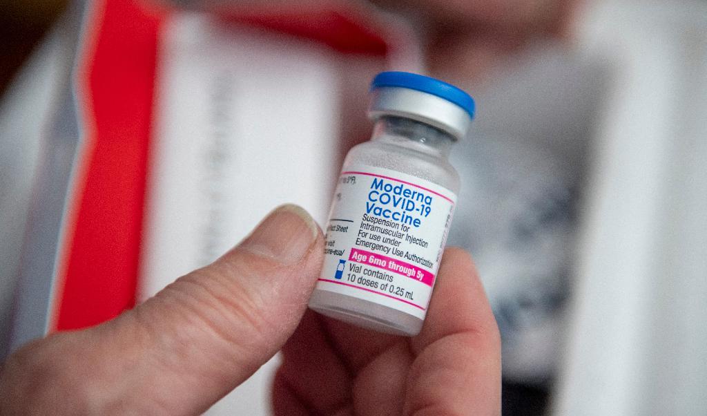 En man dog efter att ha tagit Modernas covid-19-vaccin. Foto: Joseph Prezioso/AFP via Getty Images