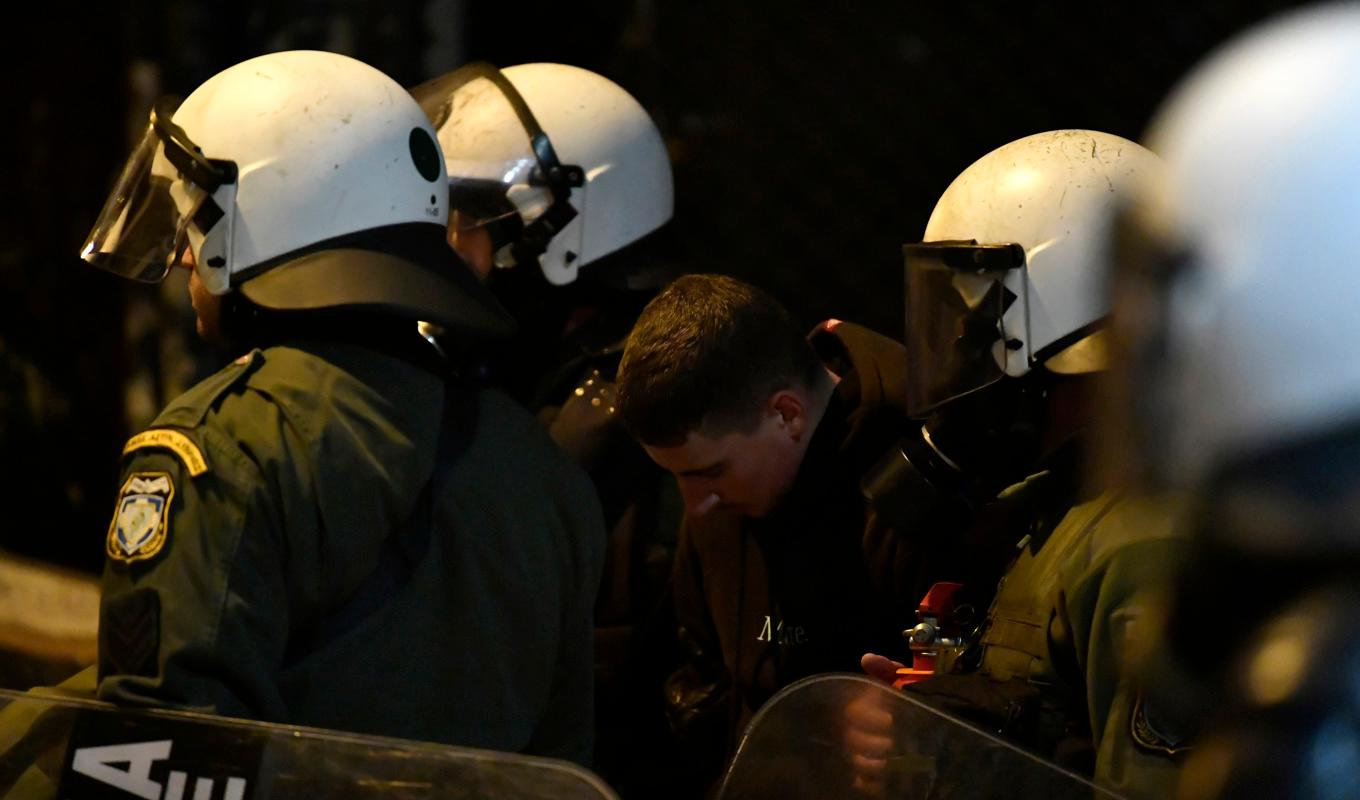 Polisen i Grekland har gripit två personer som anklagas för att ha planerat terrorattacker i landet. Arkivbild utan koppling till händelsen. Foto: Michael Varaklas/AP/TT