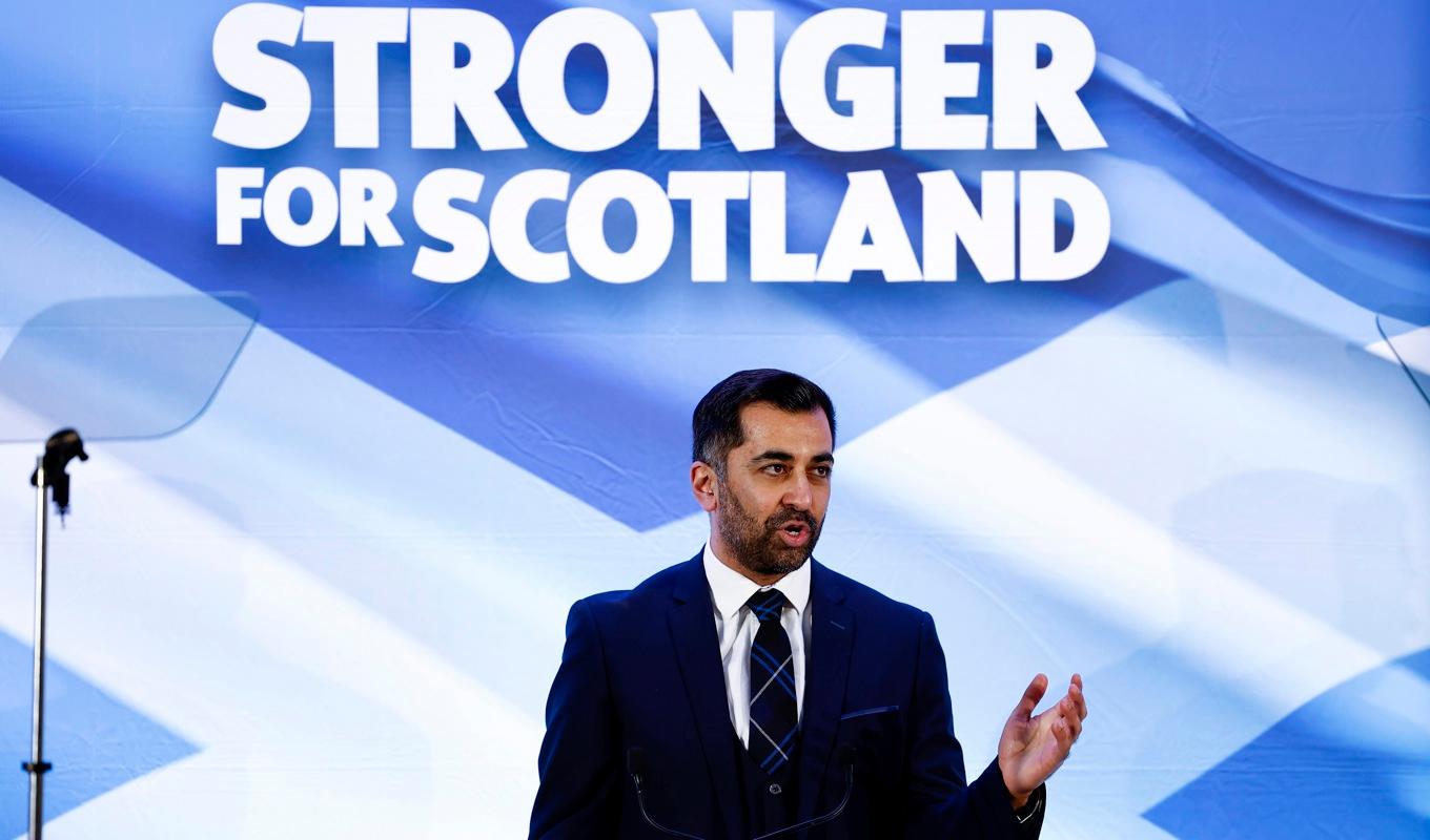 Skottlands hälsominister Humza Yousaf håller ett tal efter att ha blivit vald till ledare för Skotska Nationalistpartiet (SNP) den 27 mars 2023. Foto: Jeff J Mitchell/Getty Images