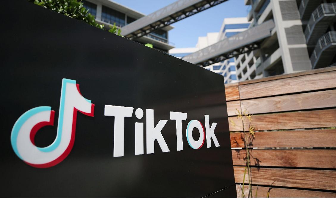 Tiktoks logotyp syns utanför ett Tiktok-kontor i Culver City i Kalifornien den 27 augusti 2020. Foto: Mario Tama/Getty Images