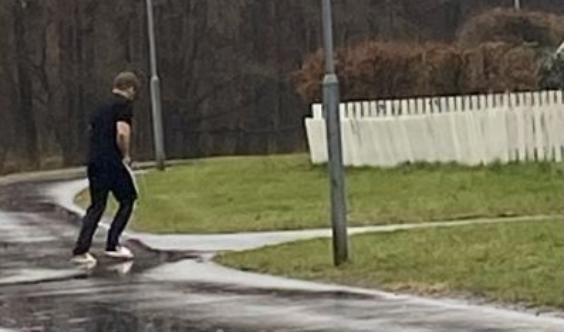 En man, eller möjligen flera, ska den senaste tiden ha försökt locka till sig barn och ungdomar i olika kommuner i nordvästra Skåne. Foto: Polisen