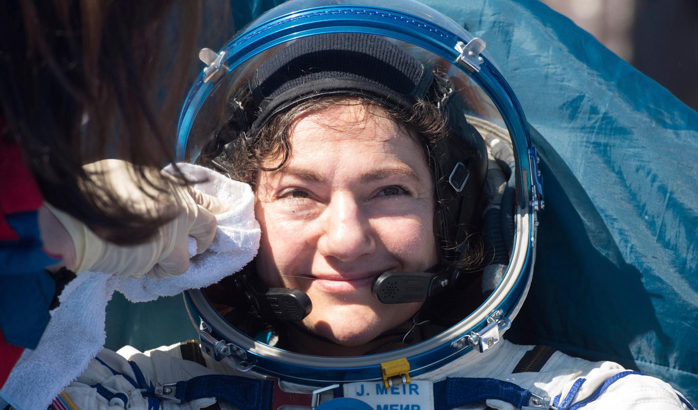 Den svenskamerikanska astronauten Jessica Meir vid landningen i april 2020 i Kazakstan efter att ha tillbringat 205 dagar på rymdstationen ISS. Arkivbild. Foto: Andrey Shelepin/Roscosmos/AP/TT