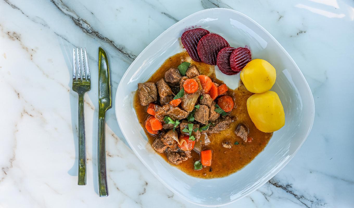 Kalops bestående av både kött och grönsaker. De nya Nordiska näringsrekommendationerna kritiseras bland annat för att fokusera för mycket på vegetabilisk kost. Foto: Oussama El Biad