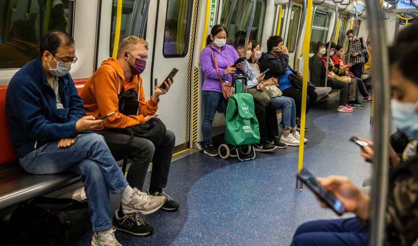 ”Positiv igen” är den mest sökta termen på nätet i Kina just nu. Många kineser oroar sig för att det kan vara en ny smittvåg på gång.Foto: Isaac Lawrence/AFP via Getty Images