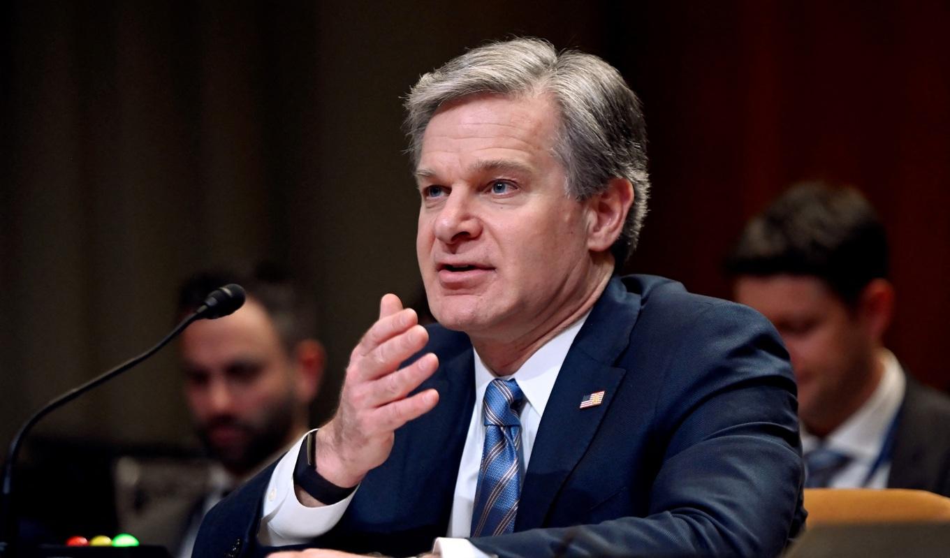 Christopher Wray, chef för den amerikanska federala polismyndigheten FBI, vittnar inför en anslagskommitté den 10 maj 2023. Foto: Olivier Douliery/AFP via Getty Images
