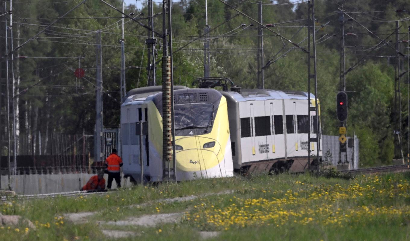 Det kan dröja till juli innan tågtrafiken går för fullt mellan Stockholm och Uppsala efter urspårningen i slutet av maj. Arkivbild. Foto: Pontus Lundahl / TT