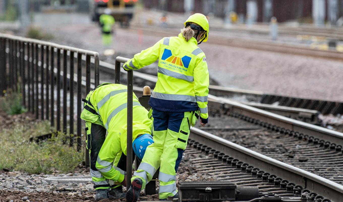 Underhållsarbetet på Södra stambanan skulle ha varit klart på måndagsmorgonen, men har dragit ut på tiden. Arkivbild. Foto: Johan Nilsson/TT