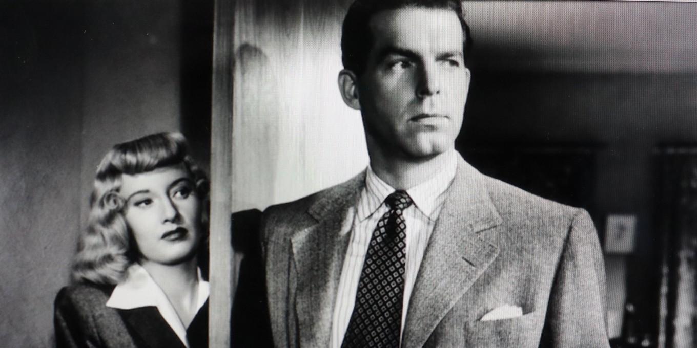 Phyllis Dietrichson (Barbara Stanwyck), Walter Neff (Fred MacMurray) som de två mördarna i Kvinna utan samvete.
