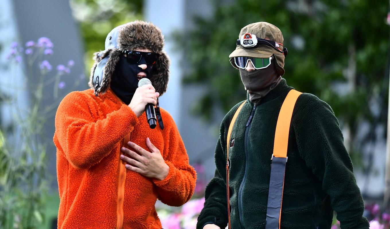 En storm drog upp efter Aftonbladets bilder på ansiktena bakom musikduon Hoojas masker. Ingen tycktes förstå tidningens drivkrafter och lika lite all vrede som väcktes. Foto: Caisa Rasmussen/TT