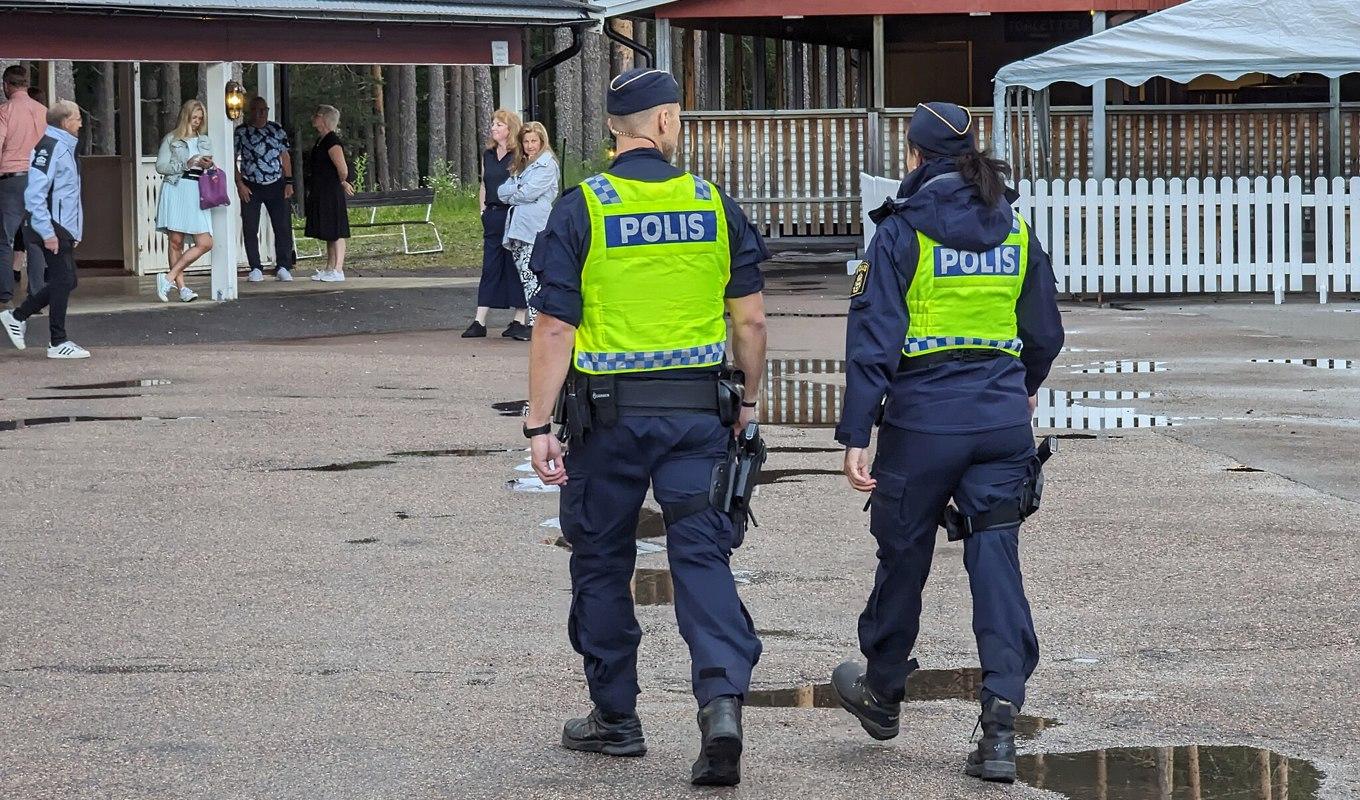 Polisen på rondering i Orrskogen under Svenska dansbandsveckan. Foto: AleWi, CC BY-SA 4.0
