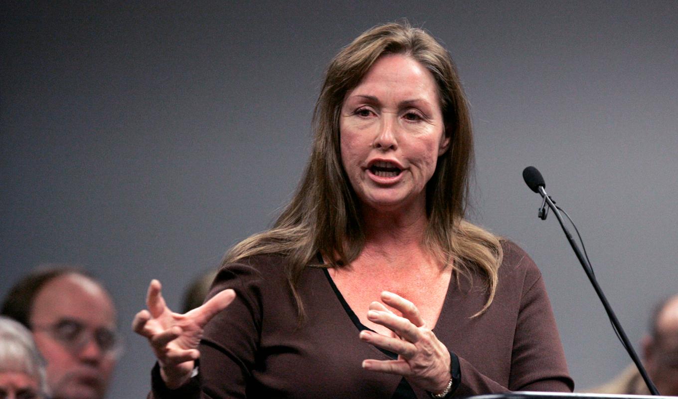 Debra Tate, Sharon Tates syster, vid en rättegång för en av Charles Mansons medbrottslingar. Arkivbild. Foto: Rich Pedroncelli/AP/TT