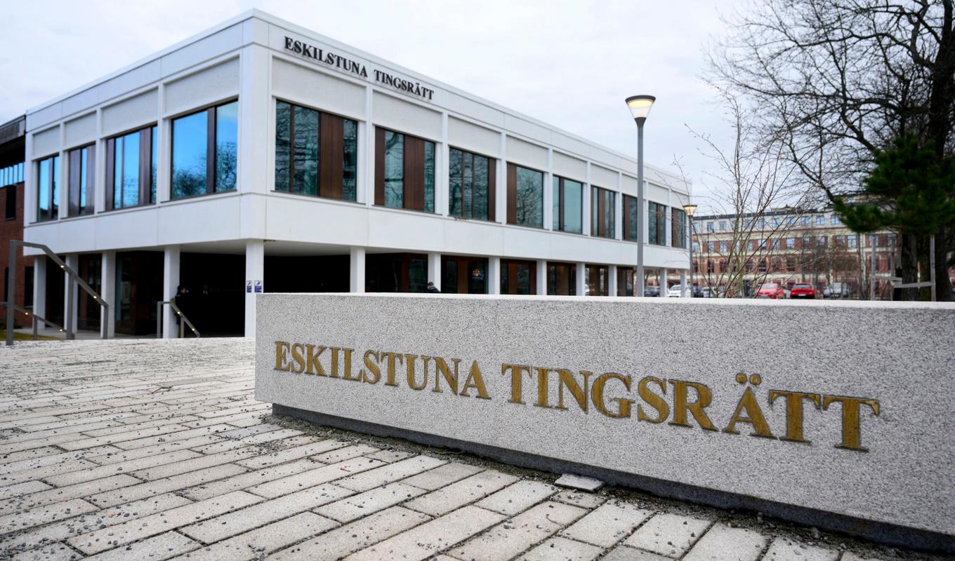 De fyra misstänkta häktades vid Eskilstuna tingsrätt i april. Foto: Jessica Gow/TT