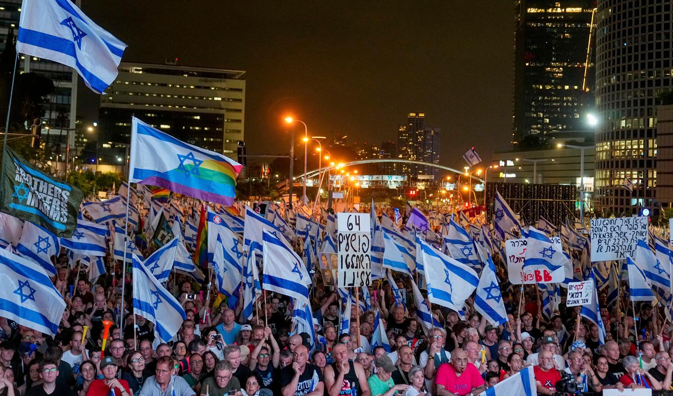 Demonstration i Tel Aviv på lördagen. Foto: Ohad Zwigenberg/AP/TT