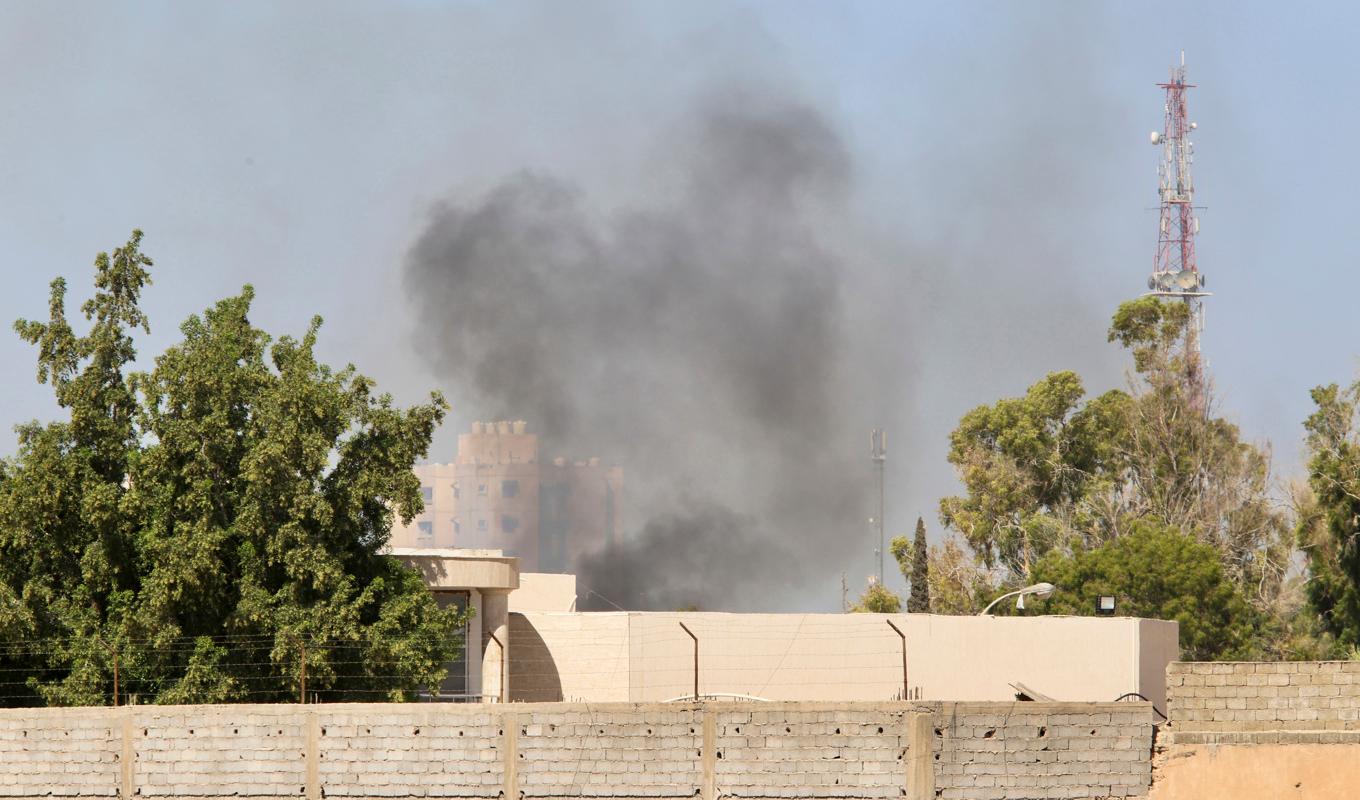 Hårda strider mellan rivaliserande milisgrupper rasar i huvudstaden Tripoli. Foto: Yousef Murad/AP