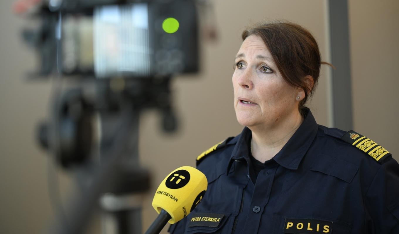 Petra Stenkula, polisområdeschef i Malmö, träffade journalister dagen efter de våldsamma upploppen i bland annat stadsdelen Rosengård. Foto: Johan Nilsson/TT