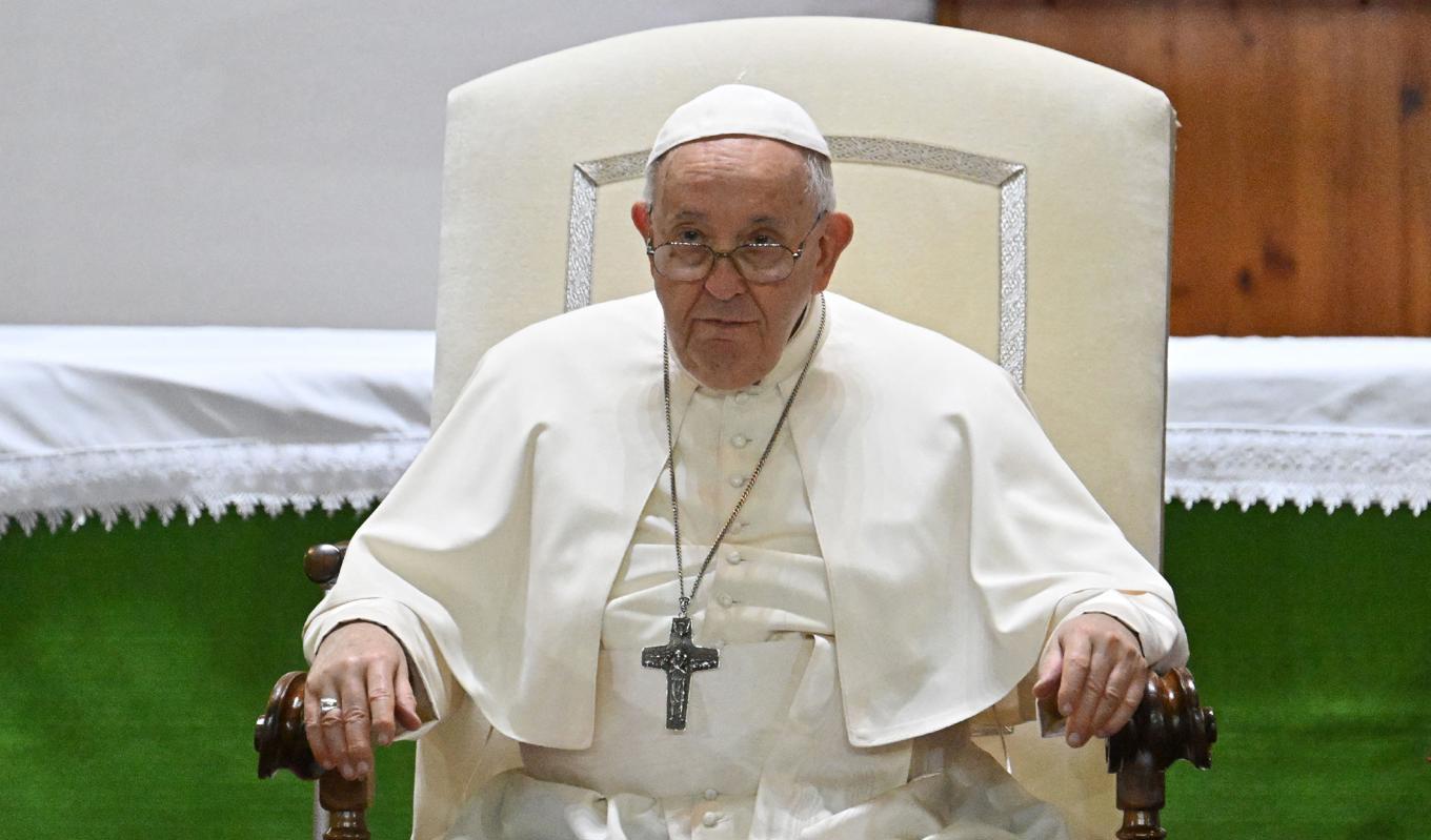 Påve Franciskus under ett besök i Mongoliet i september 2023. Det har länge varit en strid mellan katolska kyrkan och Kinas regim kring biskopar. Foto: Alberto Pizzoli/AFP via Getty Images