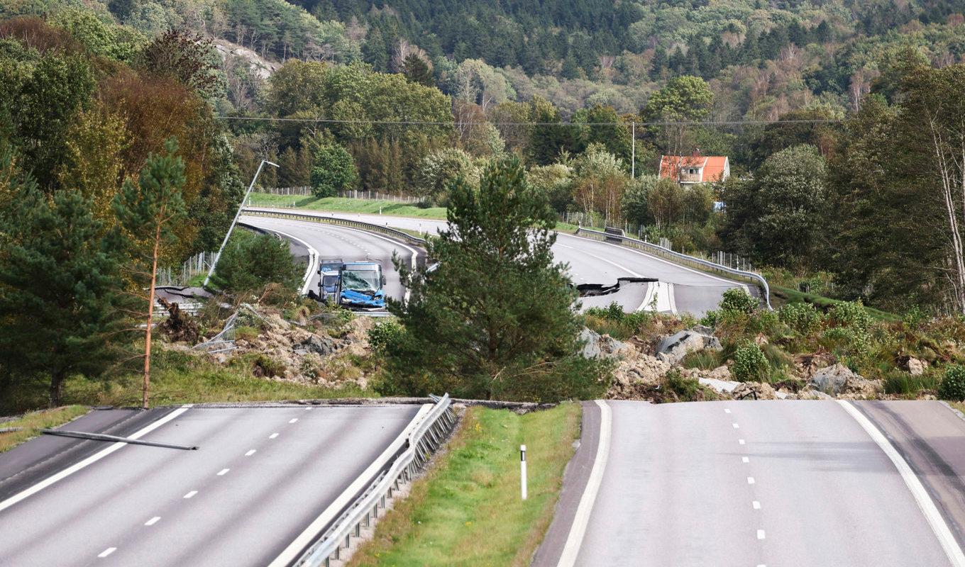 Översikt över området som drabbades av jordskred som kapade E6:an i Stenungsund. Foto: Adam Ihse/TT