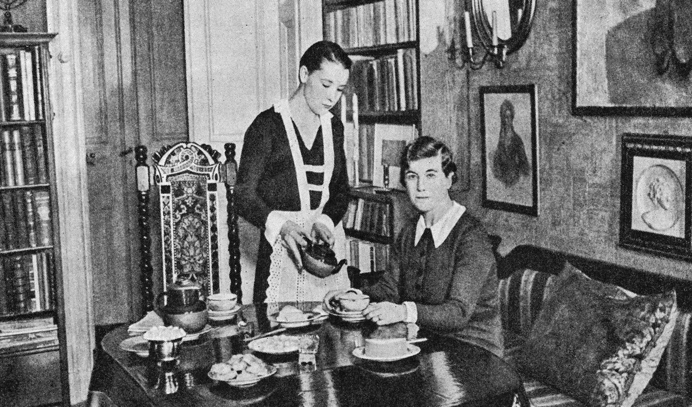 Agnes von Krusenstjerna i sitt hem i Stockholm. Foto: Public Domain