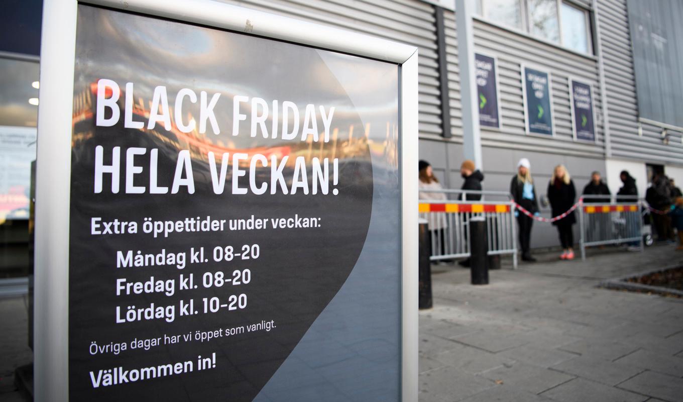 Många butiker skyltar fel under reaveckan Black Week, som kulminerar med Black Friday. Arkivbild. Foto: Henrik Montgomery/TT