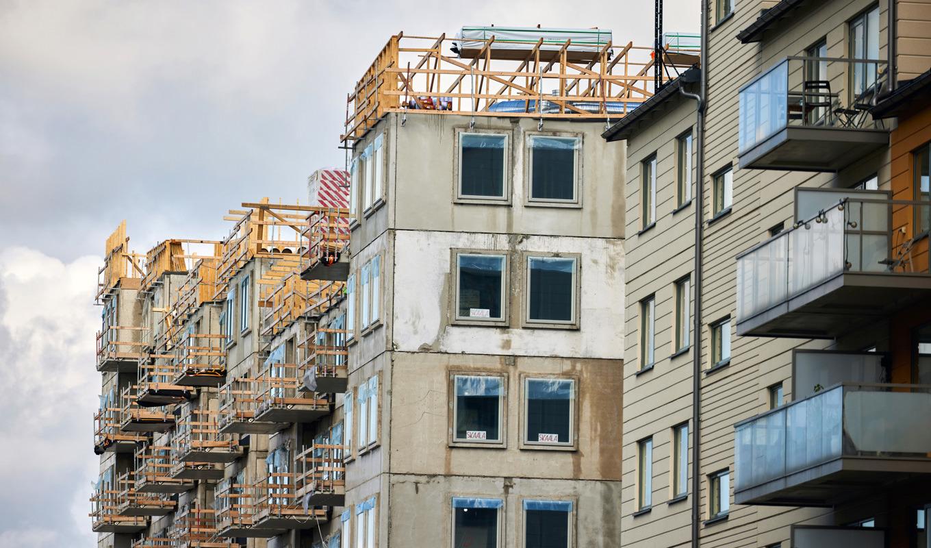 Bostadsbyggandet rasar, enligt nya siffror från SCB. Arkivbild. Foto: Fredrik Persson/TT