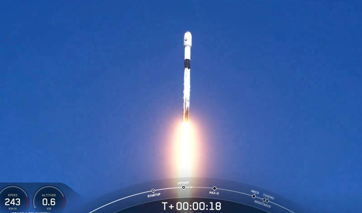 Sydkorea har skickat upp en spionsatellit med hjälp av en raket från Space X. Foto: Space X via AP/TT