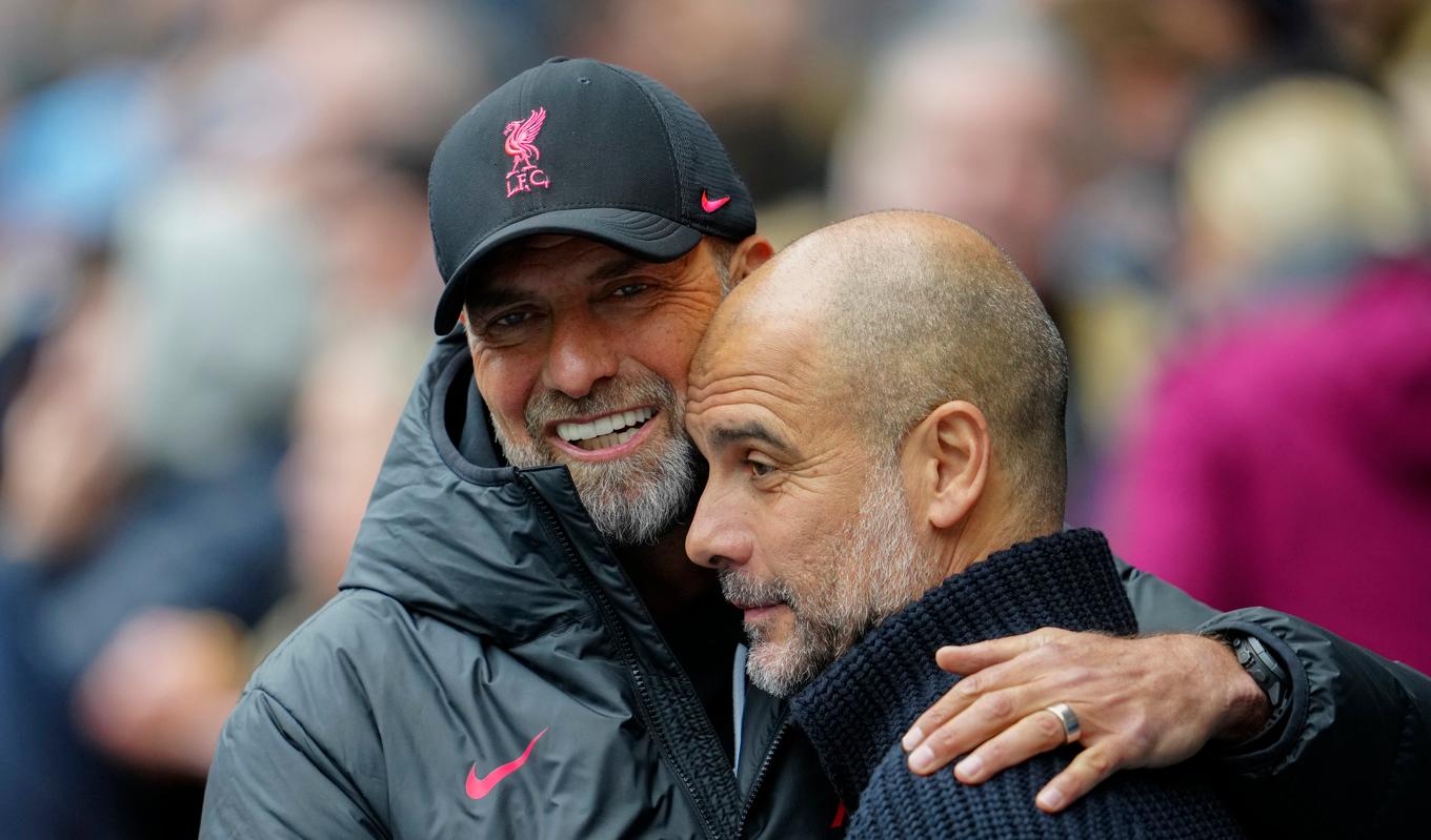 Jürgen Klopp (Liverpool) och Pep Guardiola (Manchester City) är rivaler i bästa sämja. Foto:Jon Super/TT