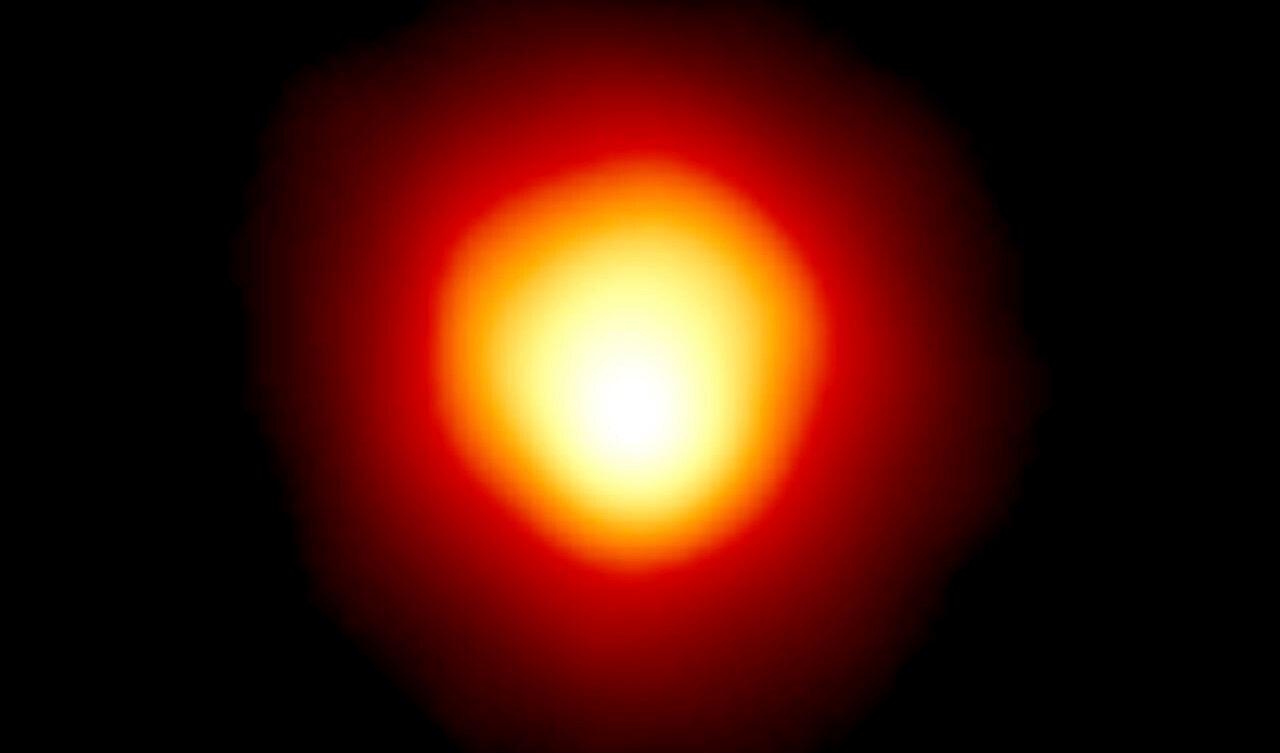 Bild på den röda jättestjärnan Betelgeuse, tagen av Hubble-teleskopet. Arkivbild. Foto: Nasa/AP/TT