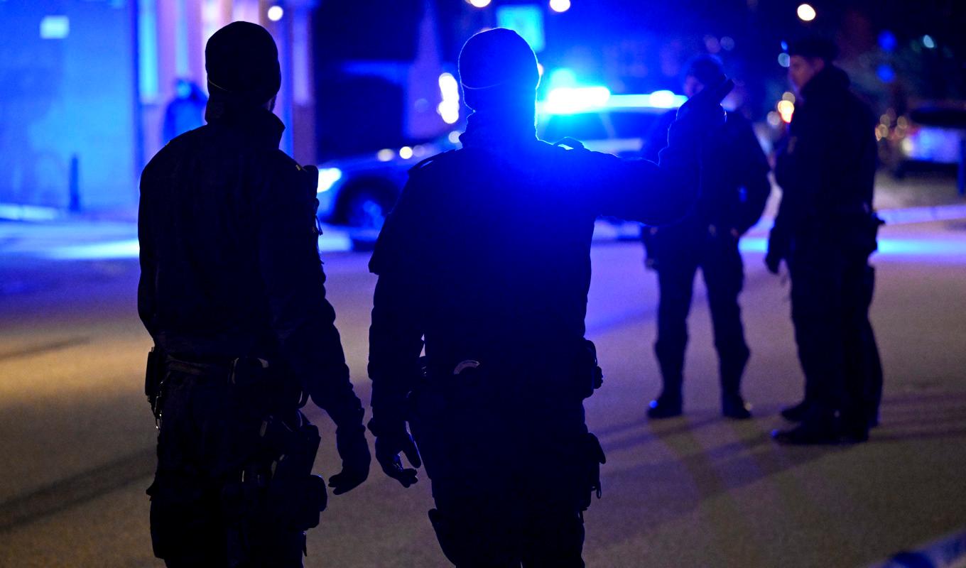 Polisanställda som jobbar mot organiserad brottslighet ska skyddas genom anonymisering. Arkivbild. Foto: Johan Nilsson/TT