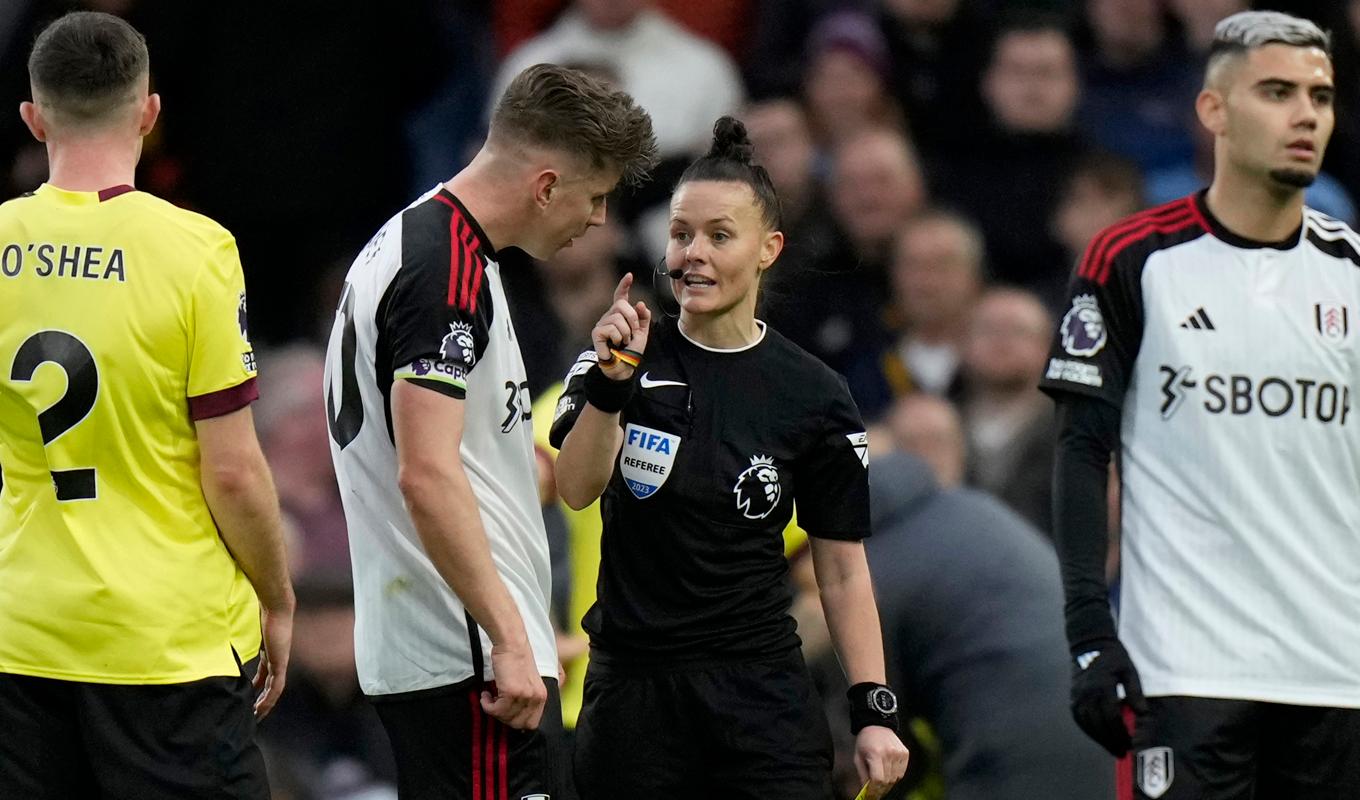 Rebecca Welch blev Premier Leagues första kvinnliga huvuddomare. Foto: Alastair Grant/AP/TT