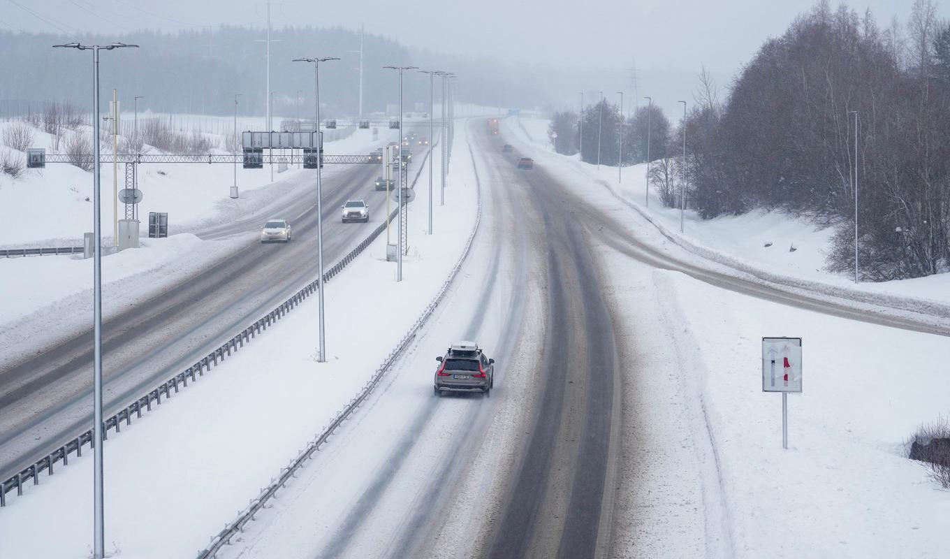 En varning om hala vägar har utlysts. Foto: Javad Parsa/NTB/TT