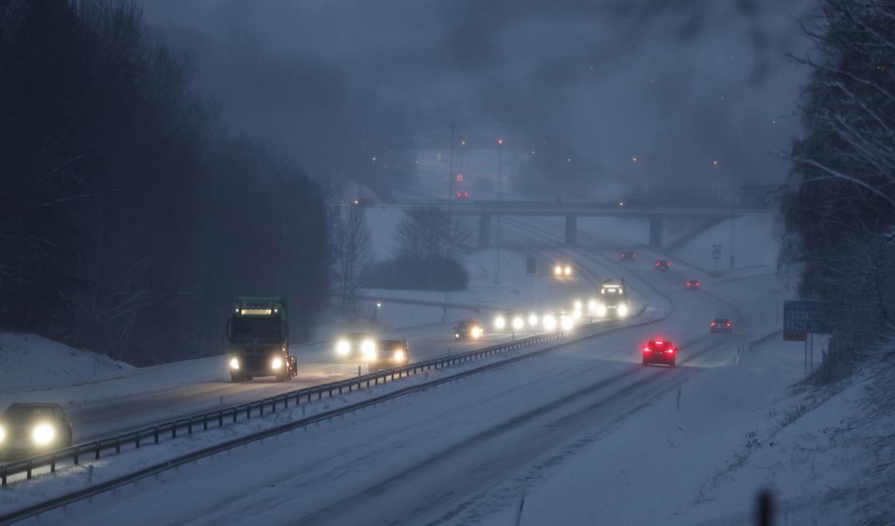 Det kan bli besvärligt i trafiken på sina håll. Arkivbild. Foto: Adam Ihse/TT