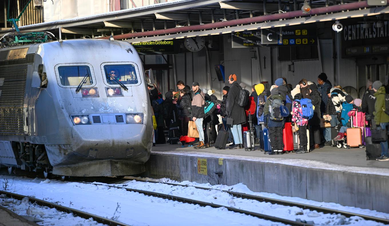 SJ ställer in tåg på flera linjer med hänvisning till vintervädret. Foto: Anders Wiklund/TT
